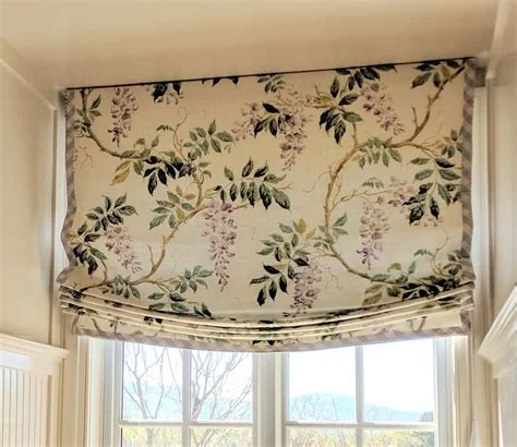 Relaxed roman shade
