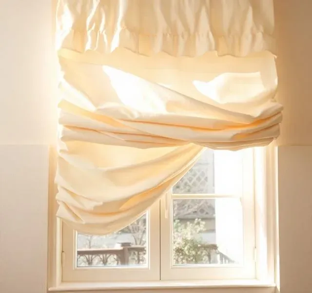 Flat vs. Soft Fold vs. Relaxed: Choosing the Right Roman Shade Style for Every Room