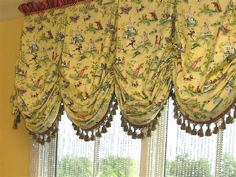 Austrian valance