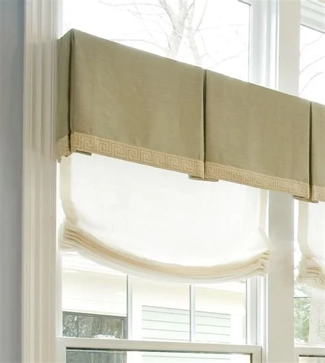 Box pleat valance